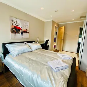 Apartment Modern Stylish At Station, Brighton