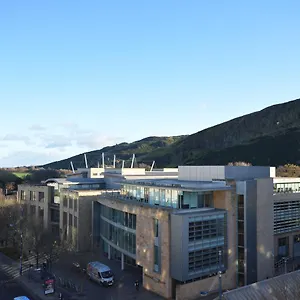 https://holyrood-park.edinburghhotelsuk.org